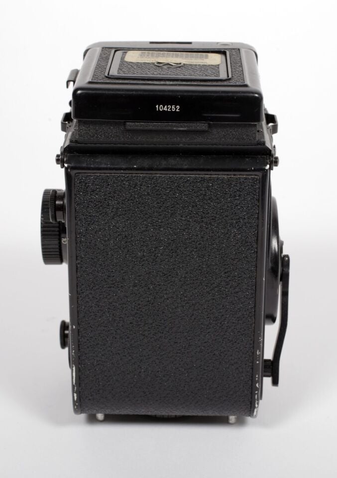 Yashica Mat 124G 6X6 TLR film camera with 80mm F3.5 lens with cap #4003